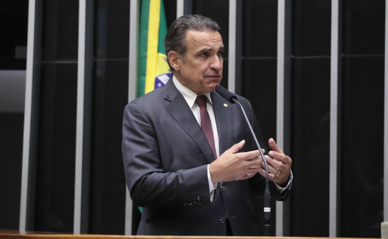 Discussão e votação de propostas legislativas. Dep. Hugo Leal (PSD - RJ)