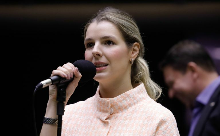 Discussão e votação de propostas. Dep. Luísa Canziani (PSD - PR)