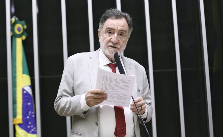 Discussão e votação de propostas legislativas. Dep. Patrus Ananias (PT - MG)
