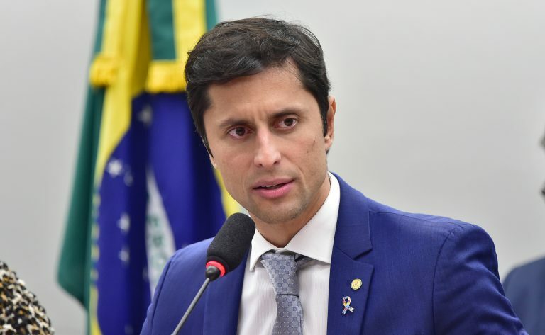 Deputado Duarte Jr. participa de reunião de comissão