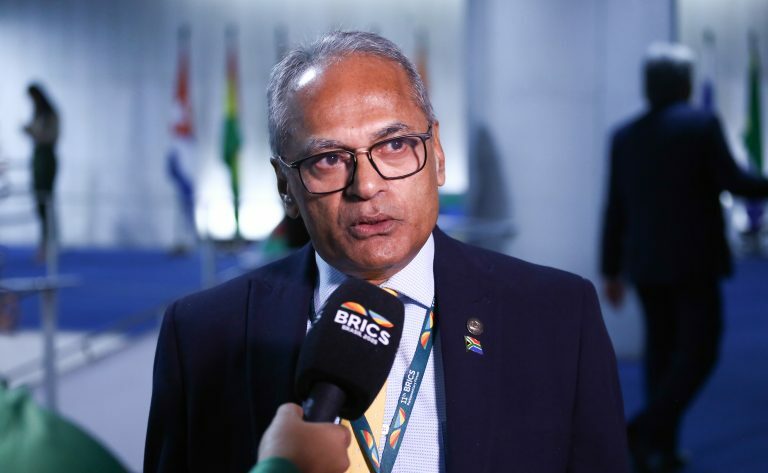 Vice-Presidente da Câmara Alta do Parlamento da África do Sul, Poobalan Govender