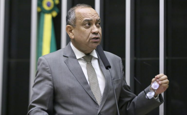 Discussão e Votação de Propostas Legislativas. Dep. Max Lemos (PDT - RJ)