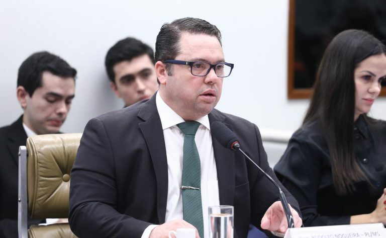 Rodolfo Nogueira preside audiência pública