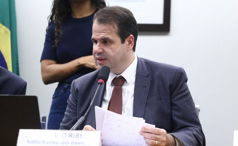 Audiência Pública - Regulamentação obrigatória da cobertura de atenção domiciliar (Home Care). Dep. Aureo Ribeiro (SOLIDARIEDADE-RJ)