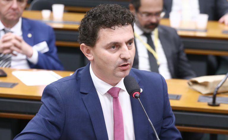 Deputado Pezenti (MDB-SC) fala na Comissão de Agricultura, Pecuária, Abastecimento e Desenvolvimento Rural da Câmara dos Deputados