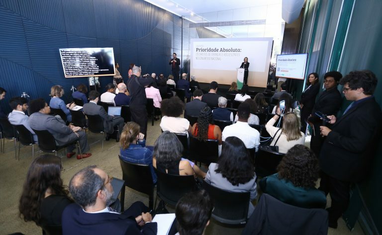 Lançamento do Caderno Legislativo com Propostas para Crianças e Adolescentes.