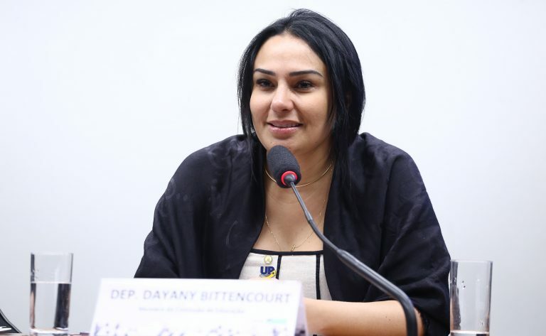 Audiência Pública - Quitação de parcelas futuras do FIES para estudantes adimplentes. Dep. Dayany Bittencourt (UNIÃO-CE)