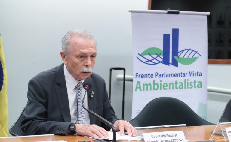 Desafios das negociações internacionais e governança pública sobre produção e uso de 2 plásticos e suas implicações em meio ambiente e saúde. Dep. Ricardo Galvão (REDE-SP)