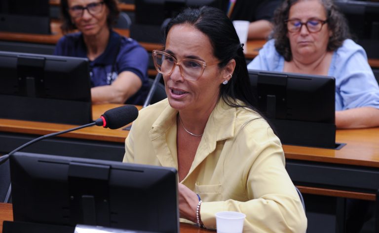Audiência Pública - Alusão ao Dia Internacional da Síndrome de Down. Presidente - Instituto Ápice Down, Janaina Parente.