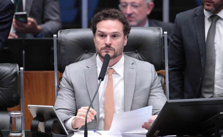 Discussão e votação de propostas legislativas. Dep. Fred Costa (PRD-MG)