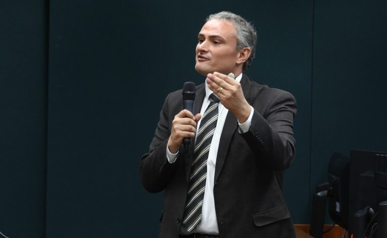 Audiência Pública - Contingenciamento na Defesa Agropecuária. Assessor Técnico - Confederação da Agricultura e Pecuária do Brasil - CNA, Rafael Ribeiro de Lima Filho.