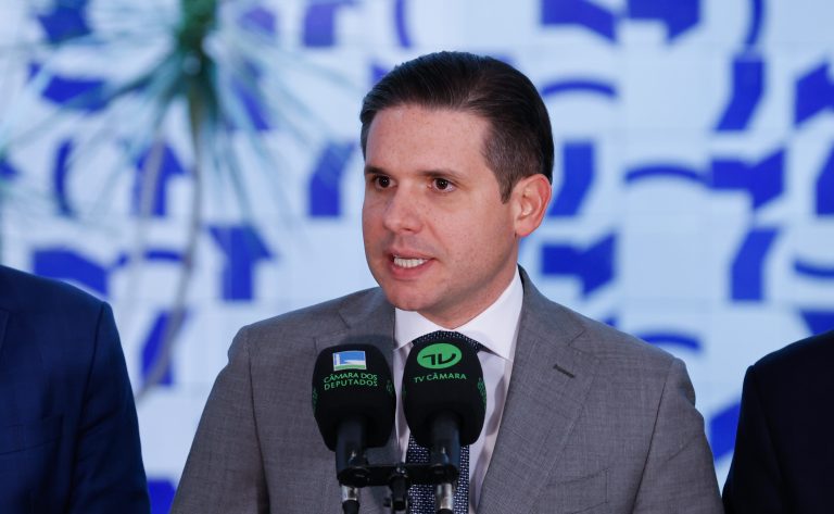 Motta concede entrevista coletiva