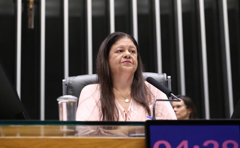 Homenagem ao Dia Mundial do Livro. Dep. Laura Carneiro (PSD-RJ)