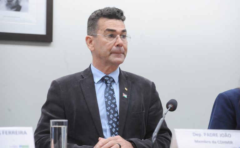 Audiência Pública -Controle do uso de cigarros eletrônicos no Brasil. Dep. Padre João (PT - MG)