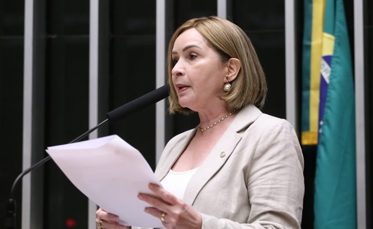 Discussão e votação de propostas legislativas. Dep. Socorro Neri (PP-AC)