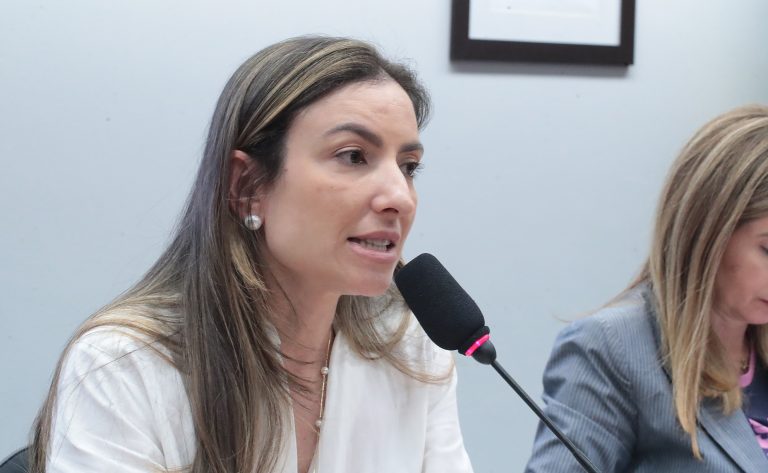 Audiência Pública - Mobilização da sociedade à implementação do ECA Digital. Delegada - Polícia Federal, Karoline Diniz