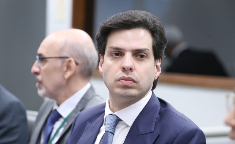 Audiência Pública - A Divisão da Frequência de 6GHZ Entre o Wi-Fi e a Telefonia Móvel. Dep. AJ Albuquerque (PP - CE)
